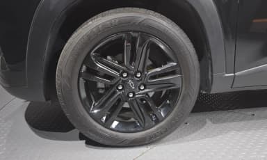 Trax Crossover