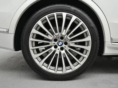 X7 (G07)