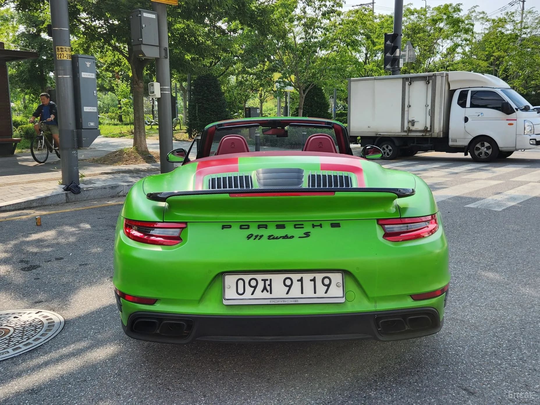 910