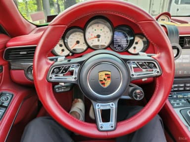 910