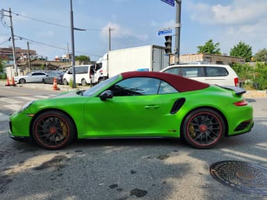 910