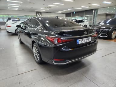 ES300h 7th Generation