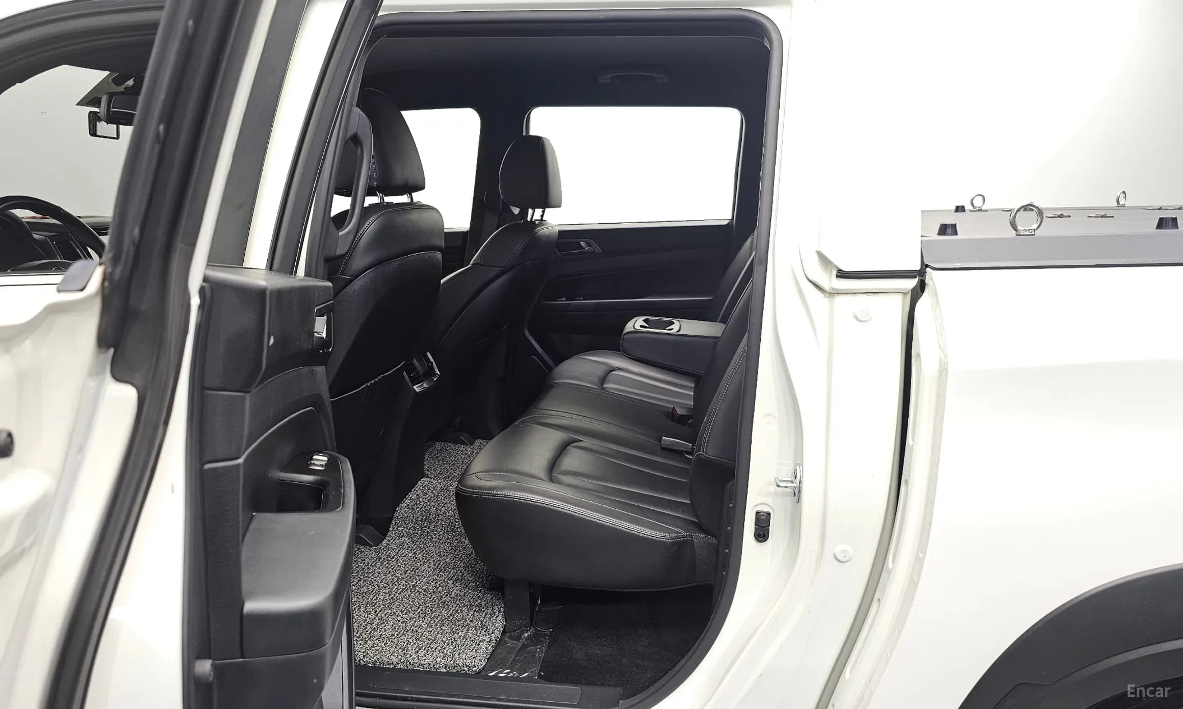 Rexton Sports Khan