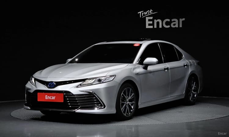 Camry (XV70)