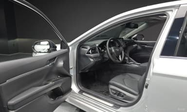 Camry (XV70)