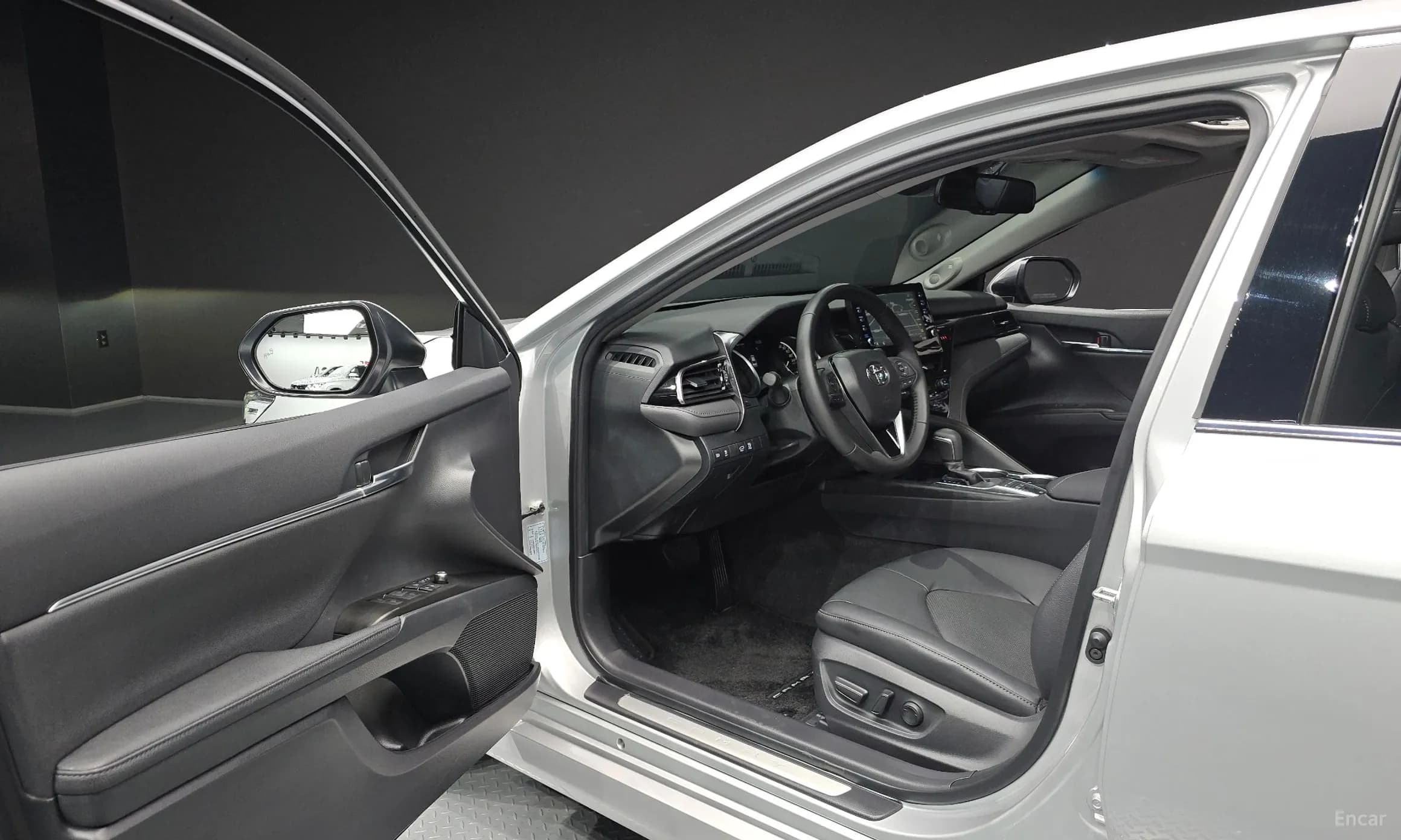 Camry (XV70)
