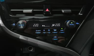 Camry (XV70)