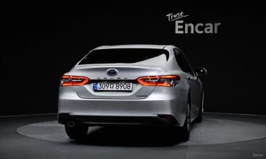 Camry (XV70)