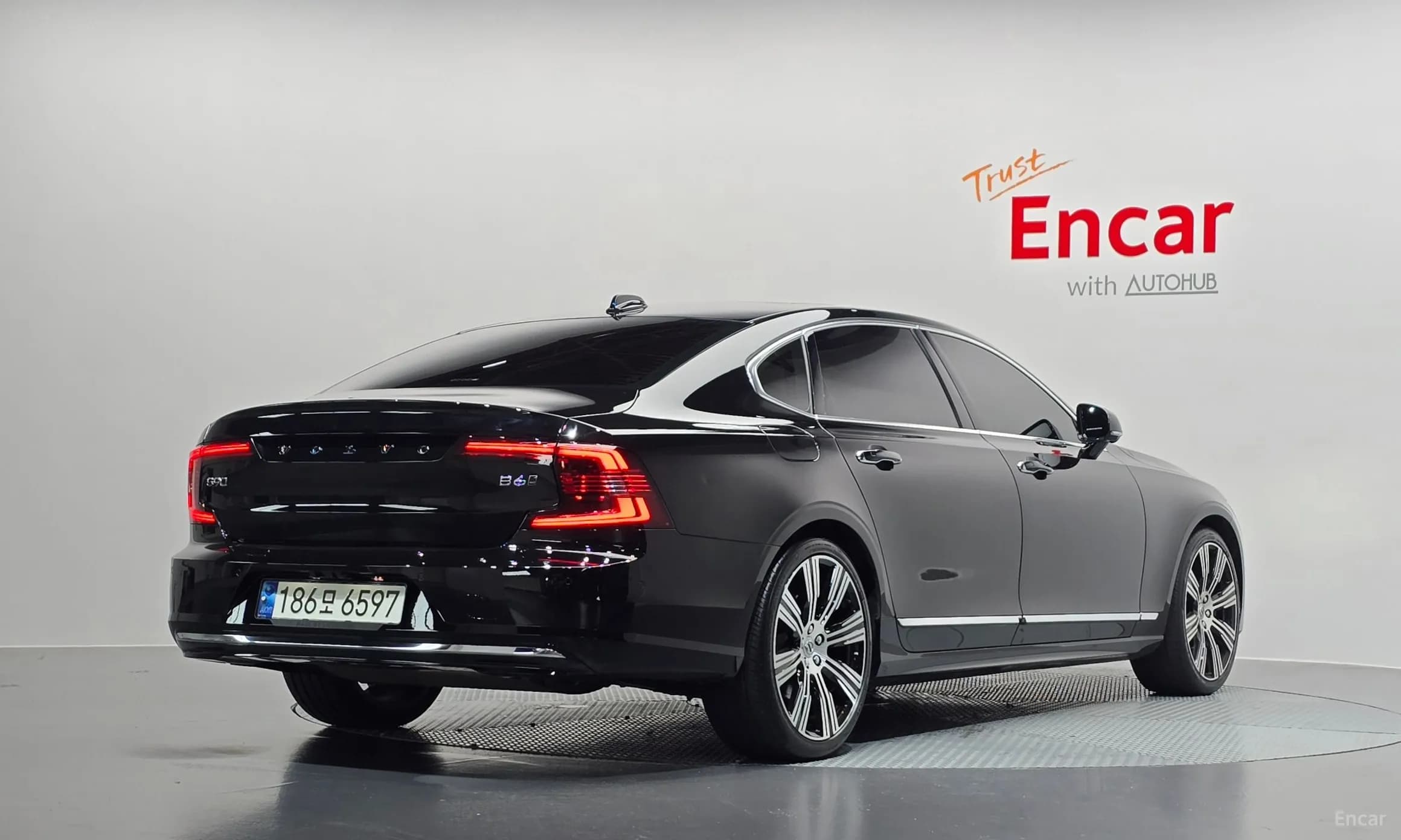 S90