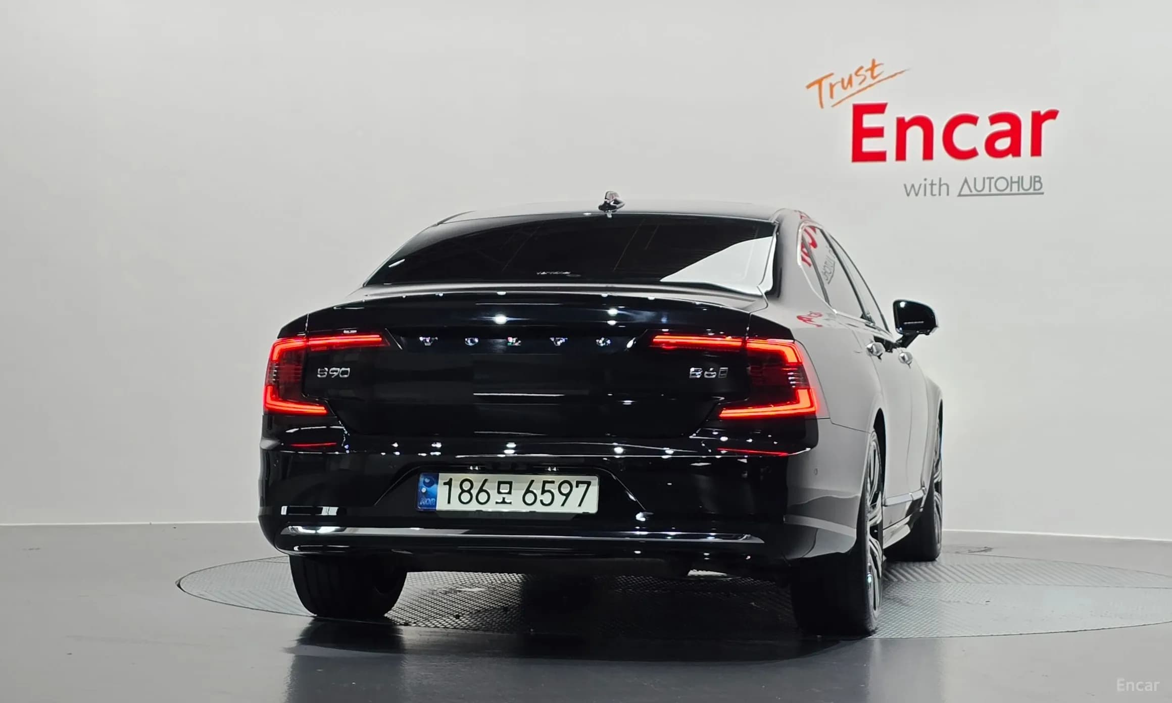 S90