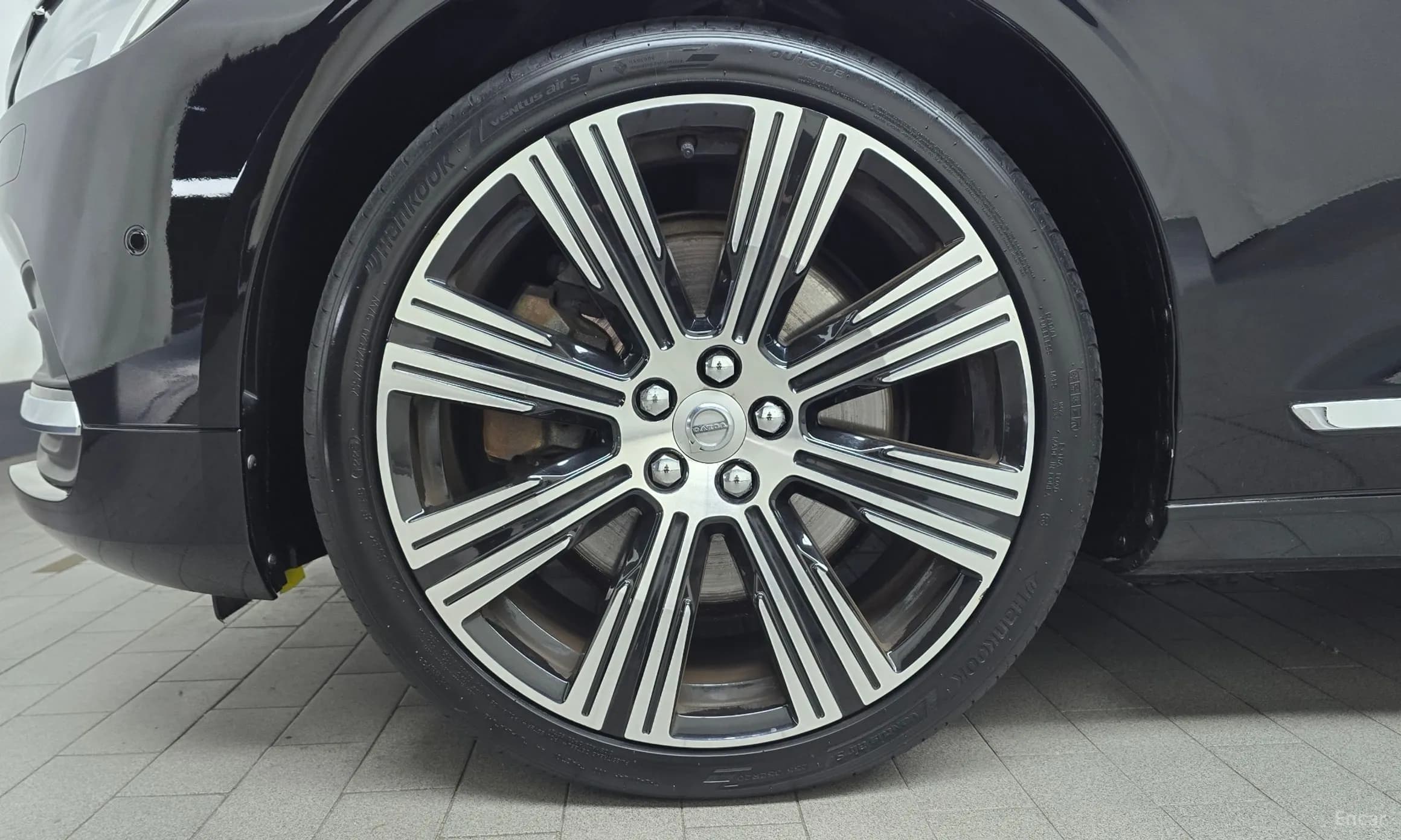 S90