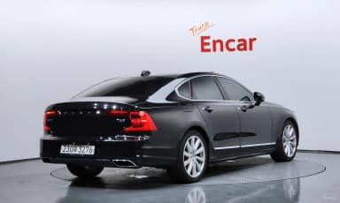 S90