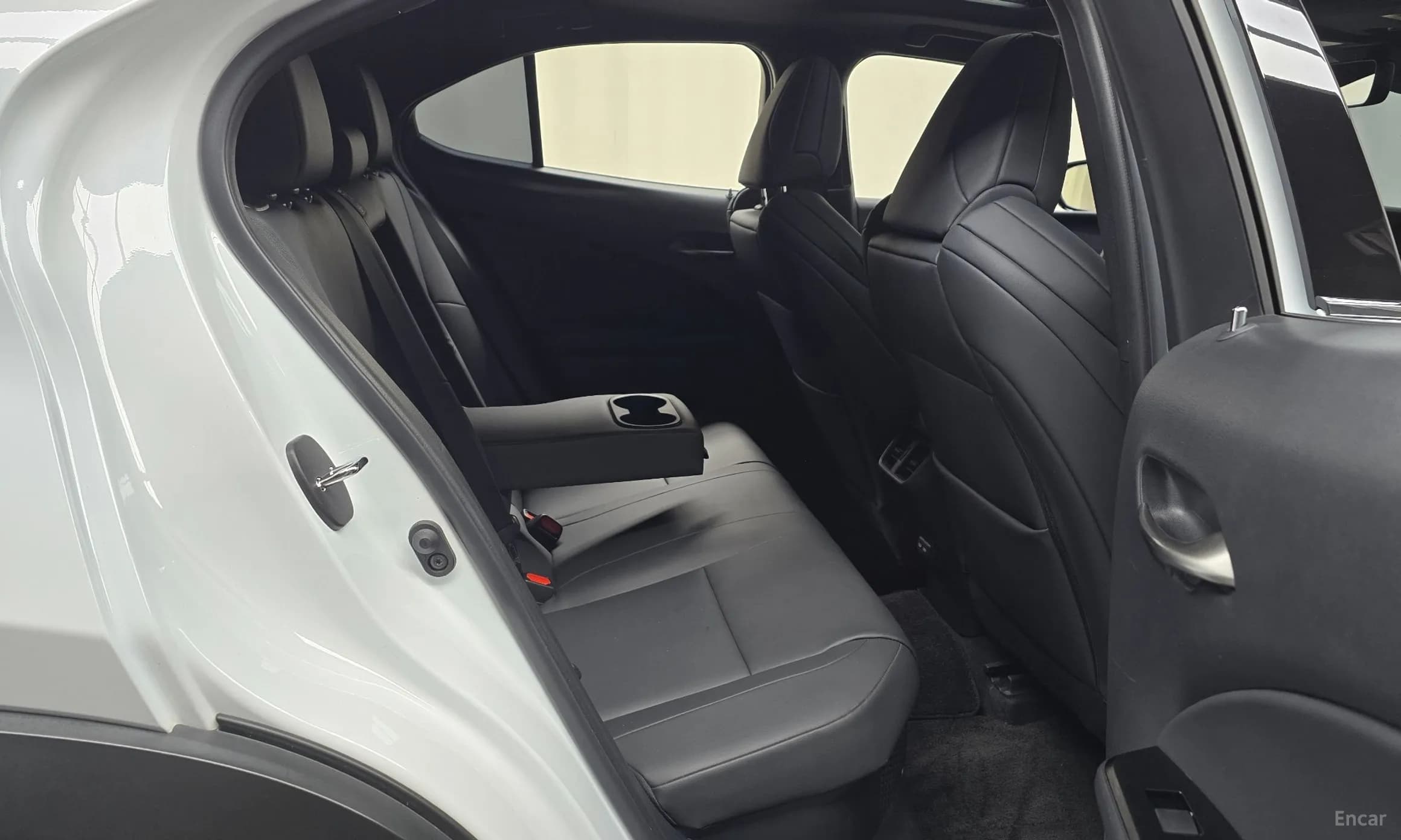 UX250h