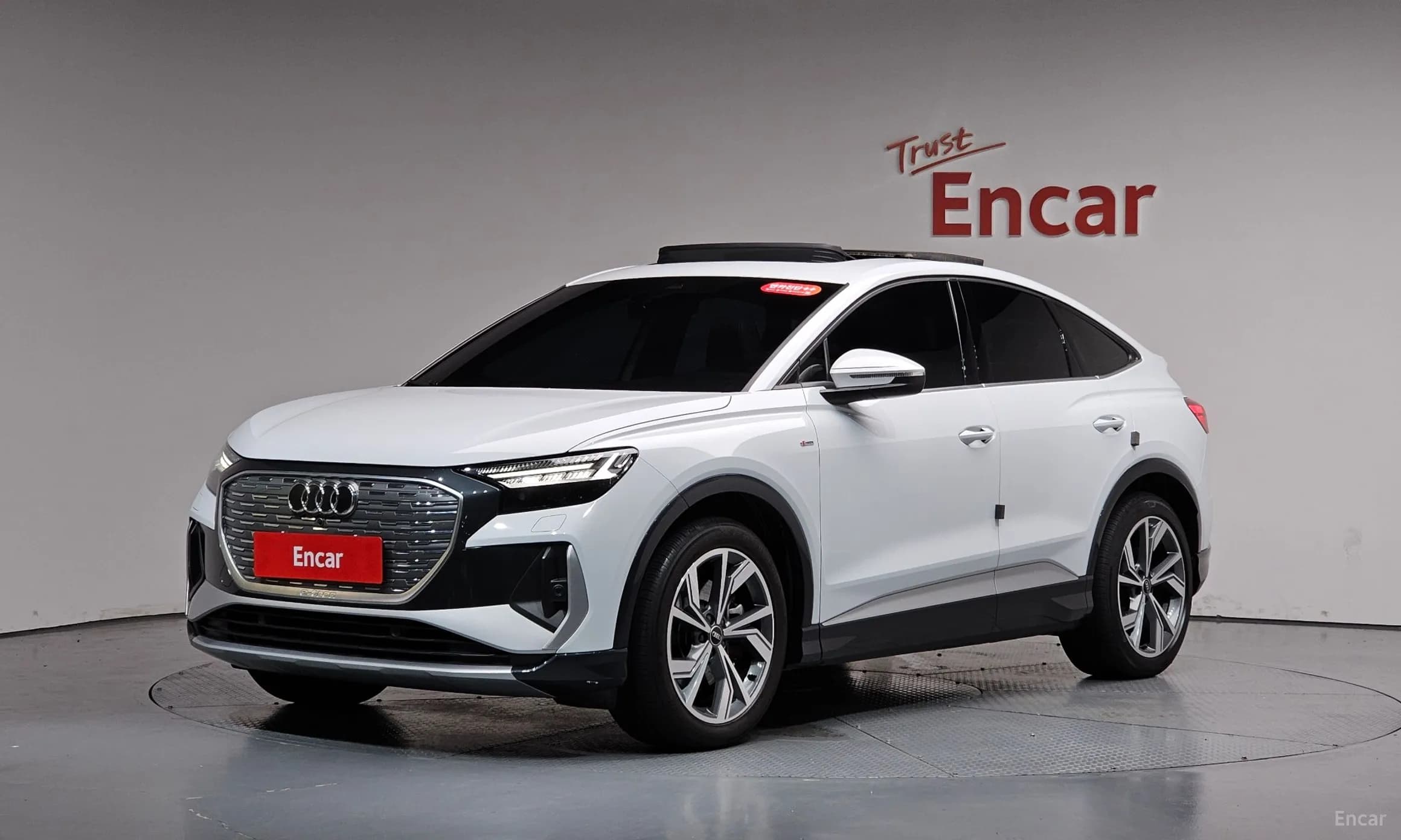 Q4 e-tron (F4)
