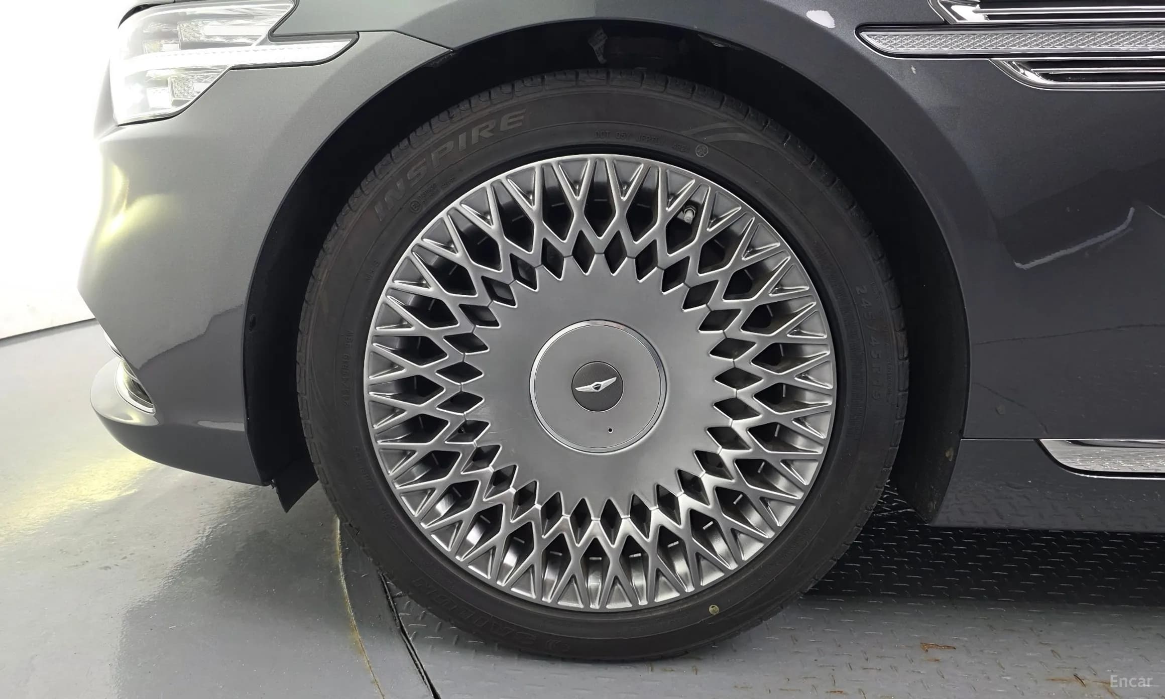 G90