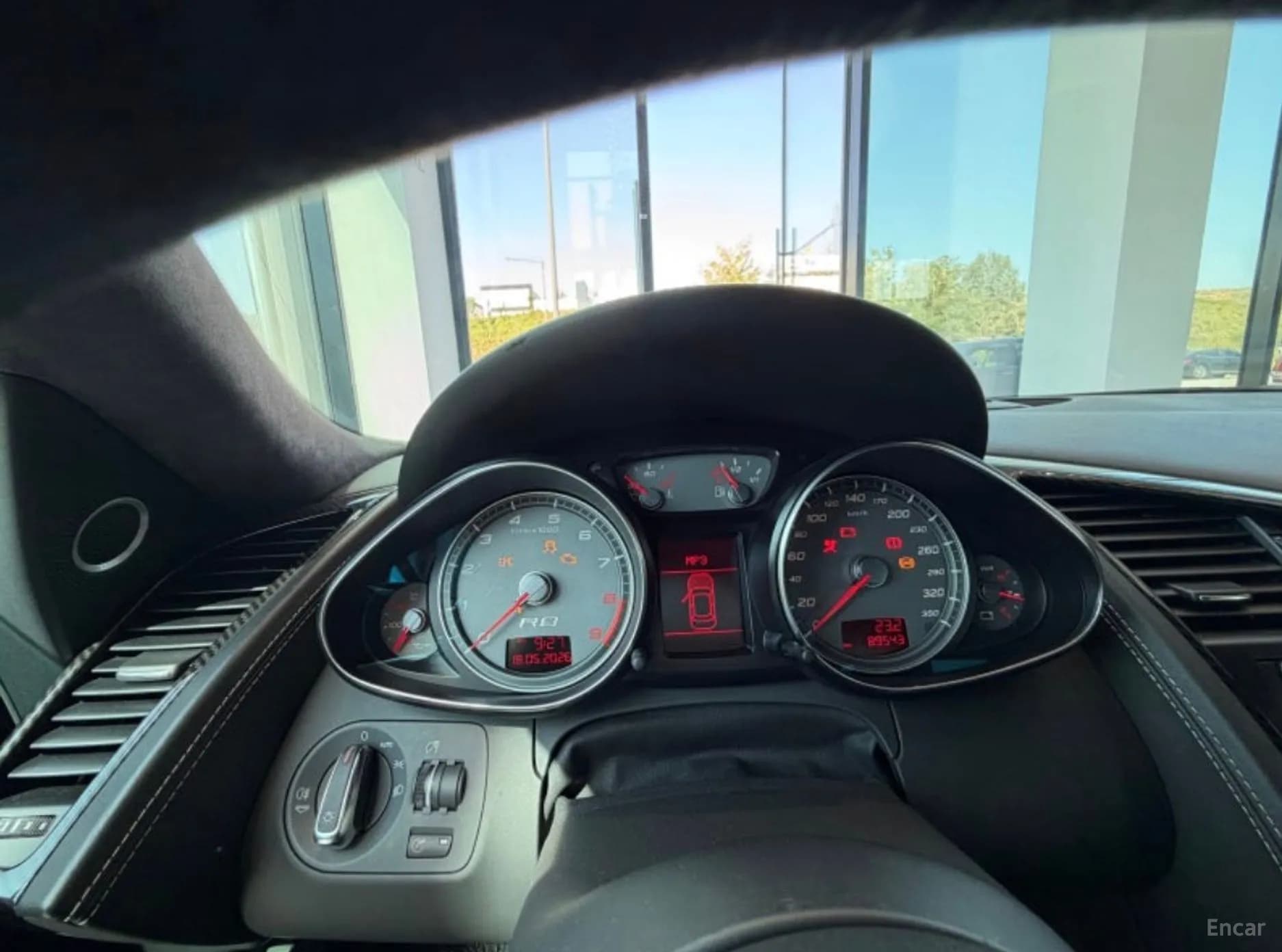 R8