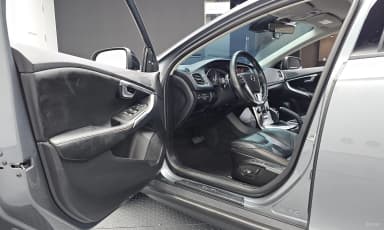 V40 Cross Country