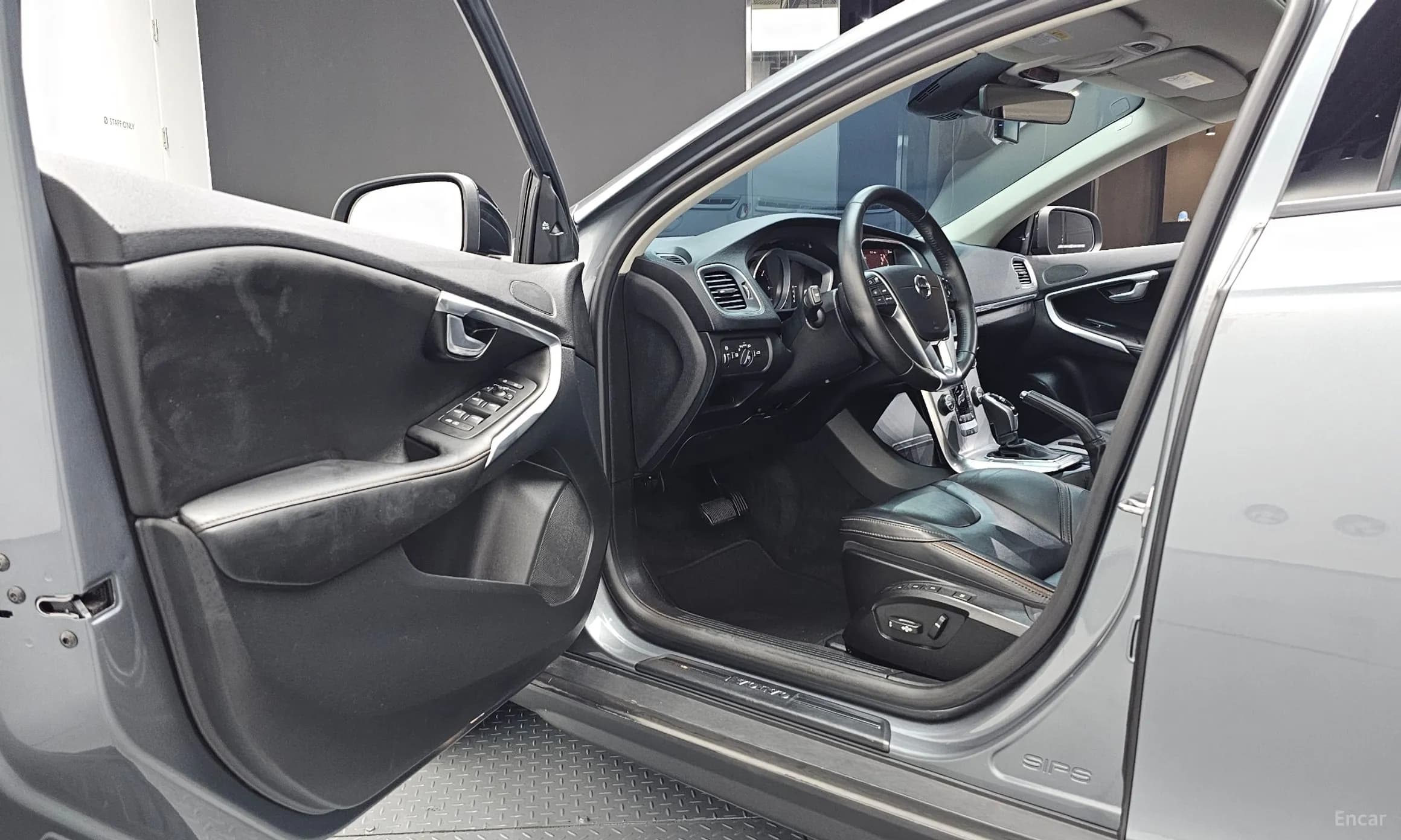 V40 Cross Country