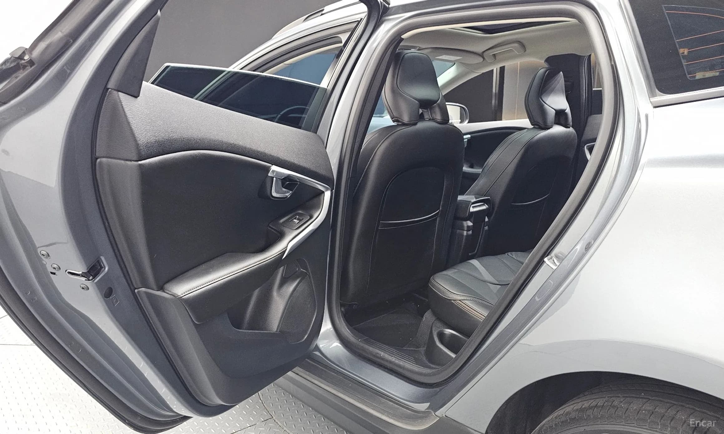 V40 Cross Country