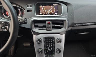 V40 Cross Country