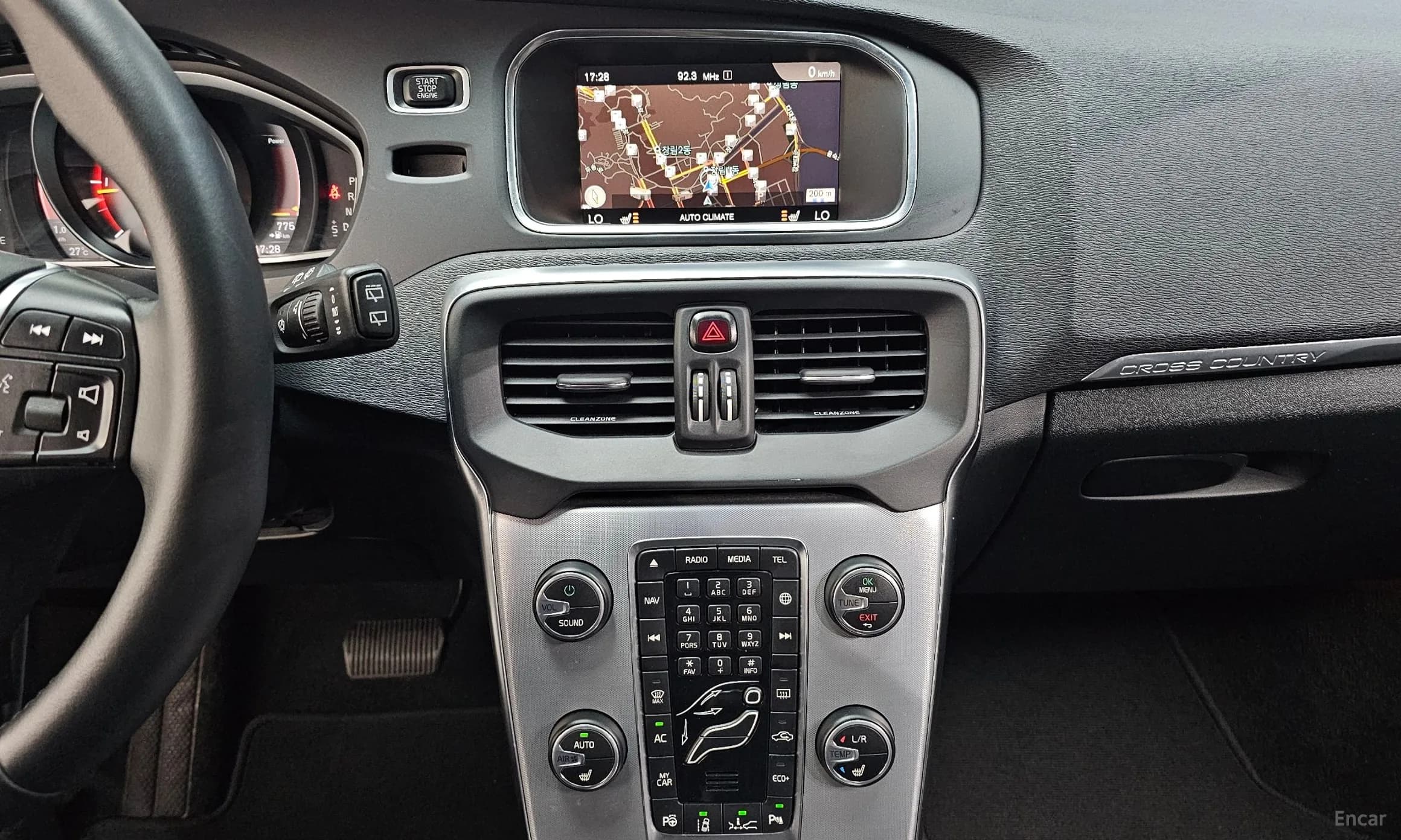 V40 Cross Country