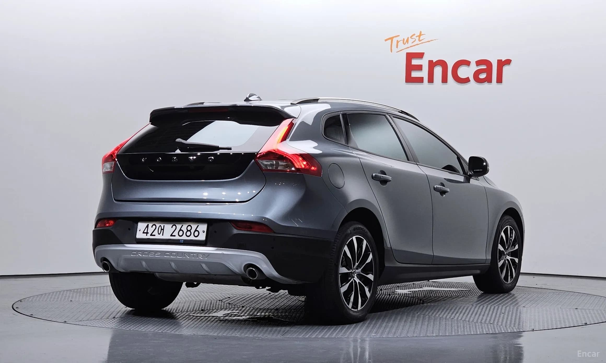V40 Cross Country