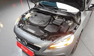 V40 Cross Country