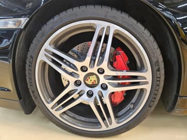 910
