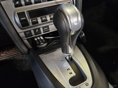 910