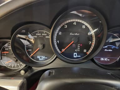 910