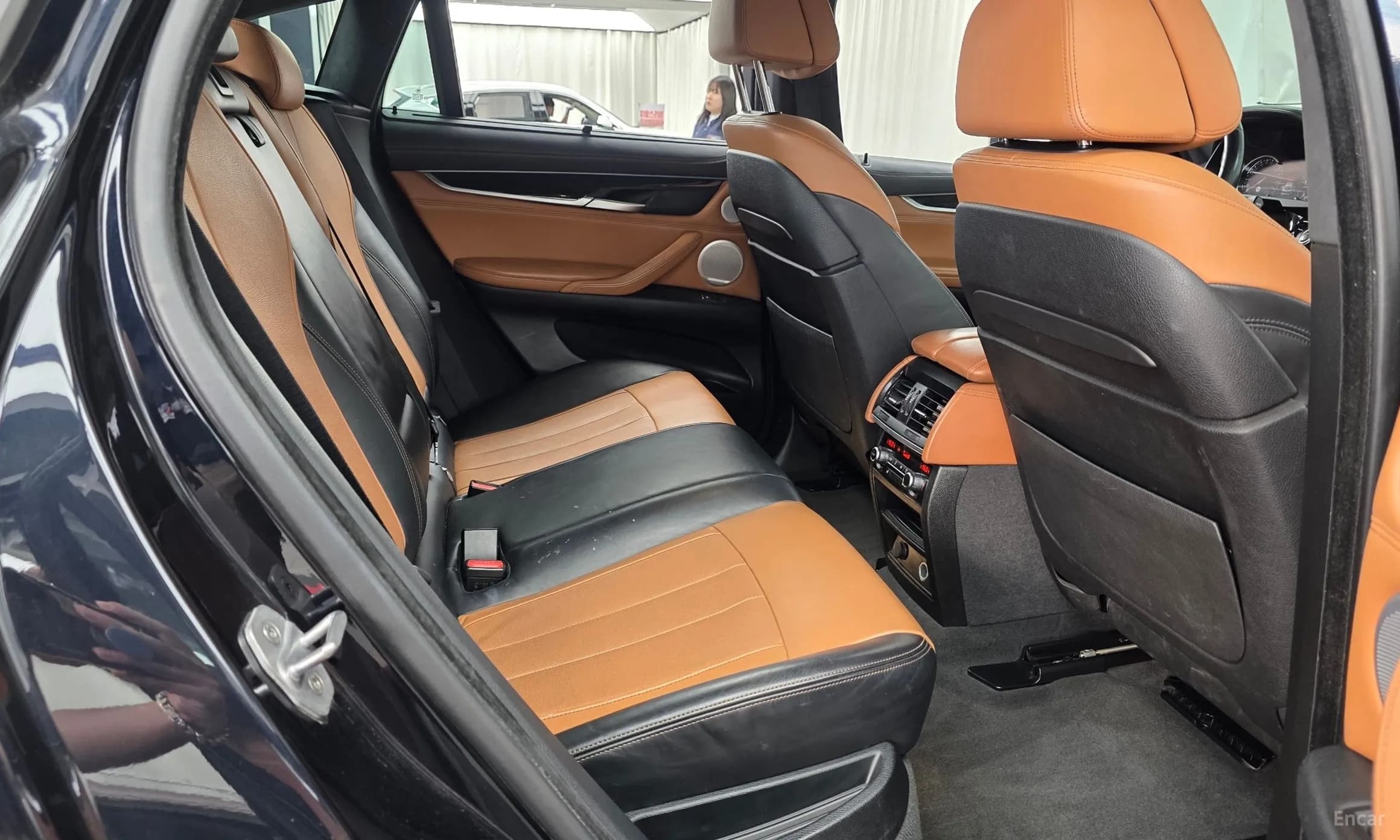 X6 (F16)