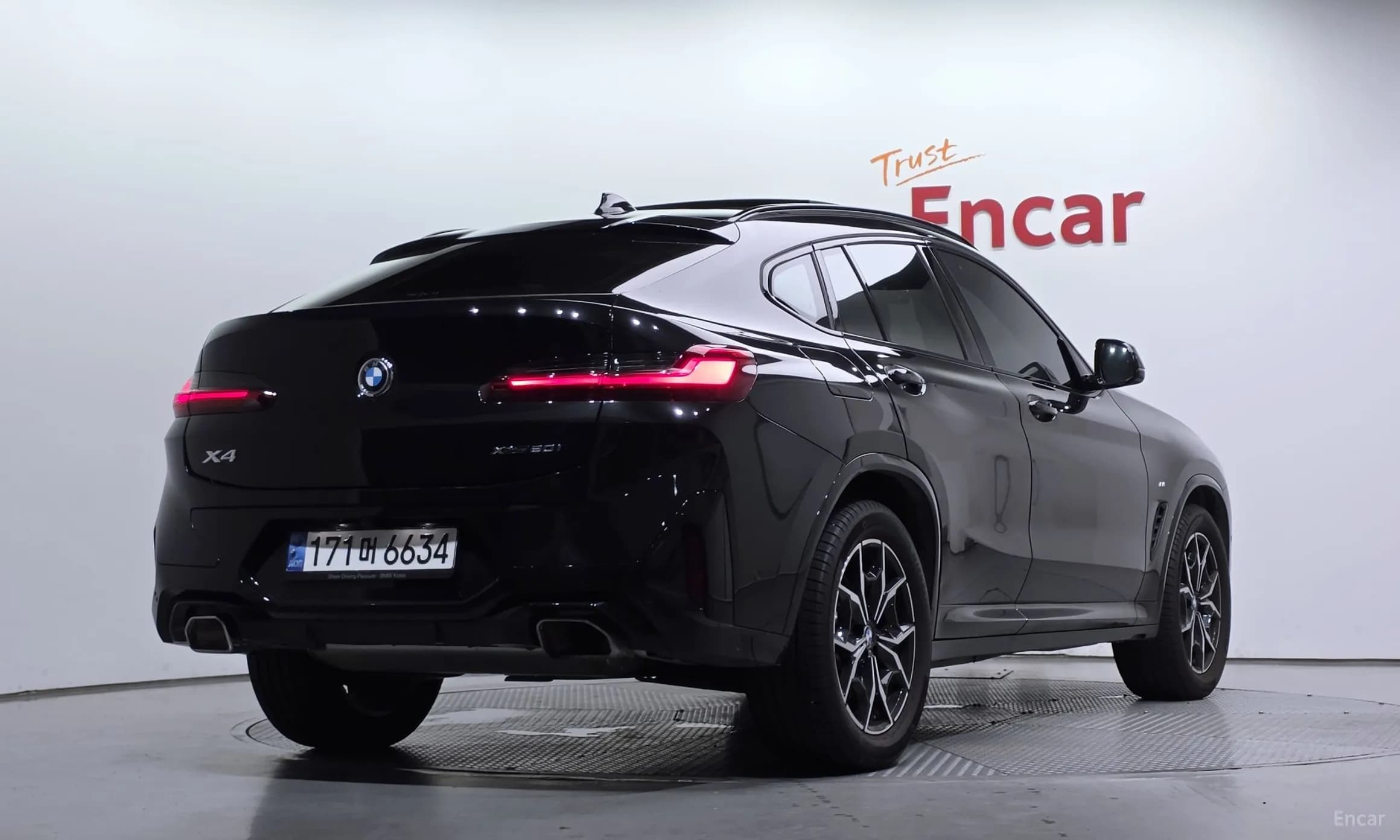 X4 (G02)