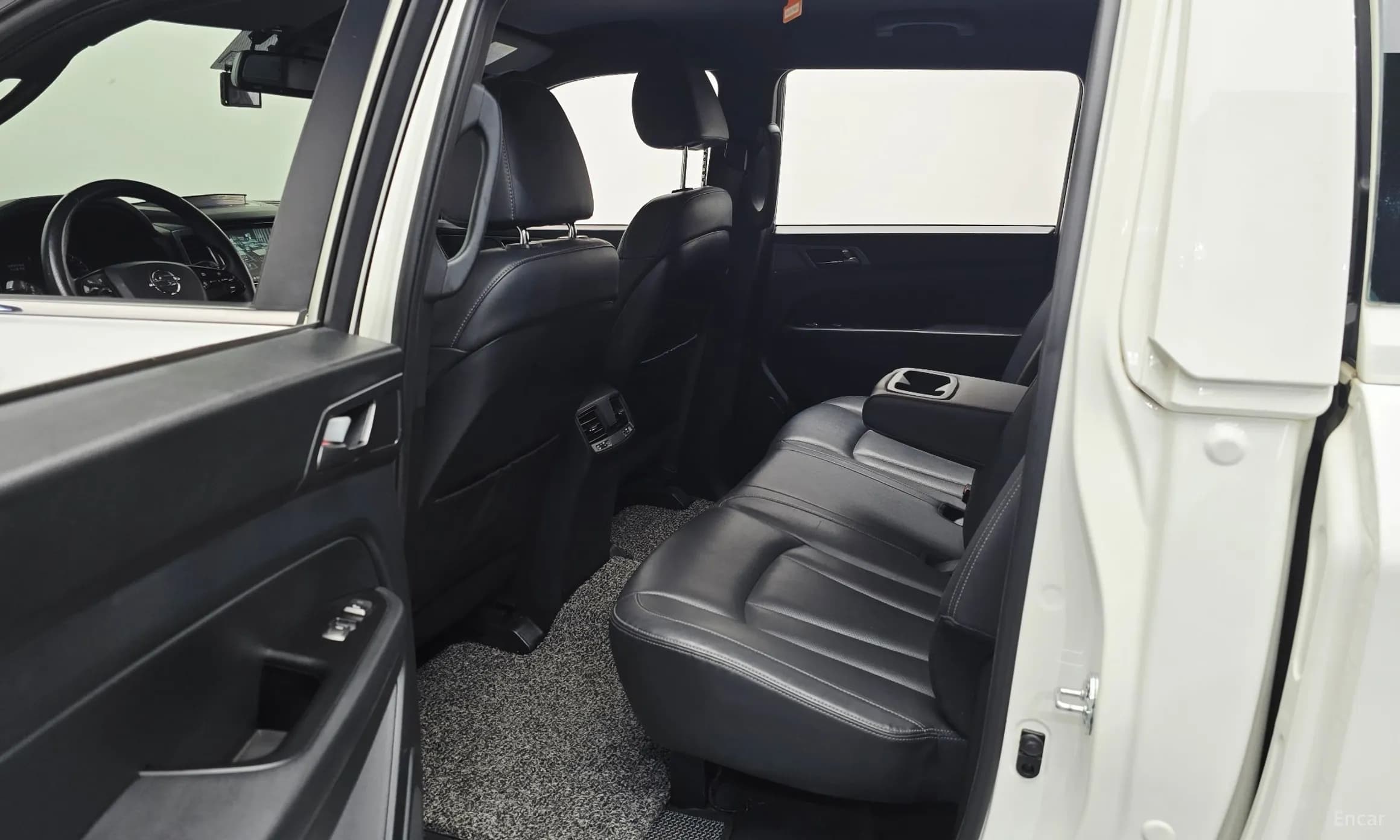 Rexton Sports Khan