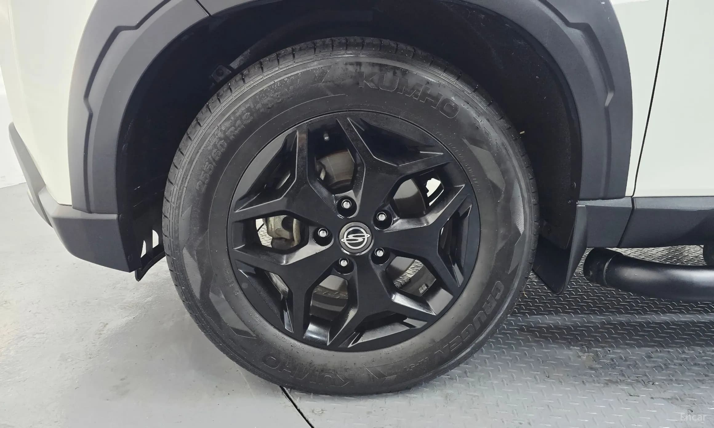 Rexton Sports Khan
