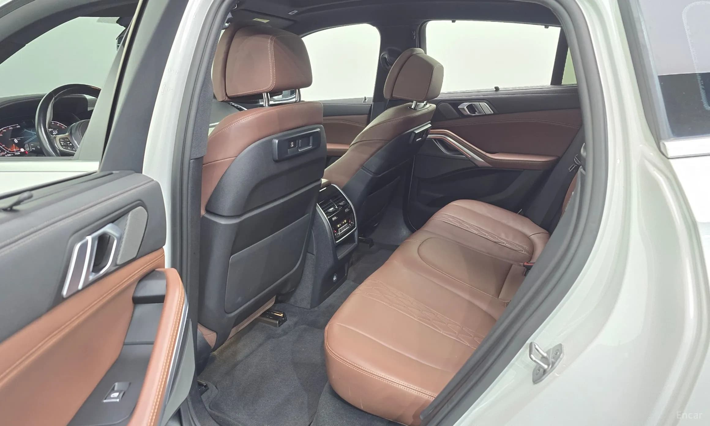 X6 (G06)