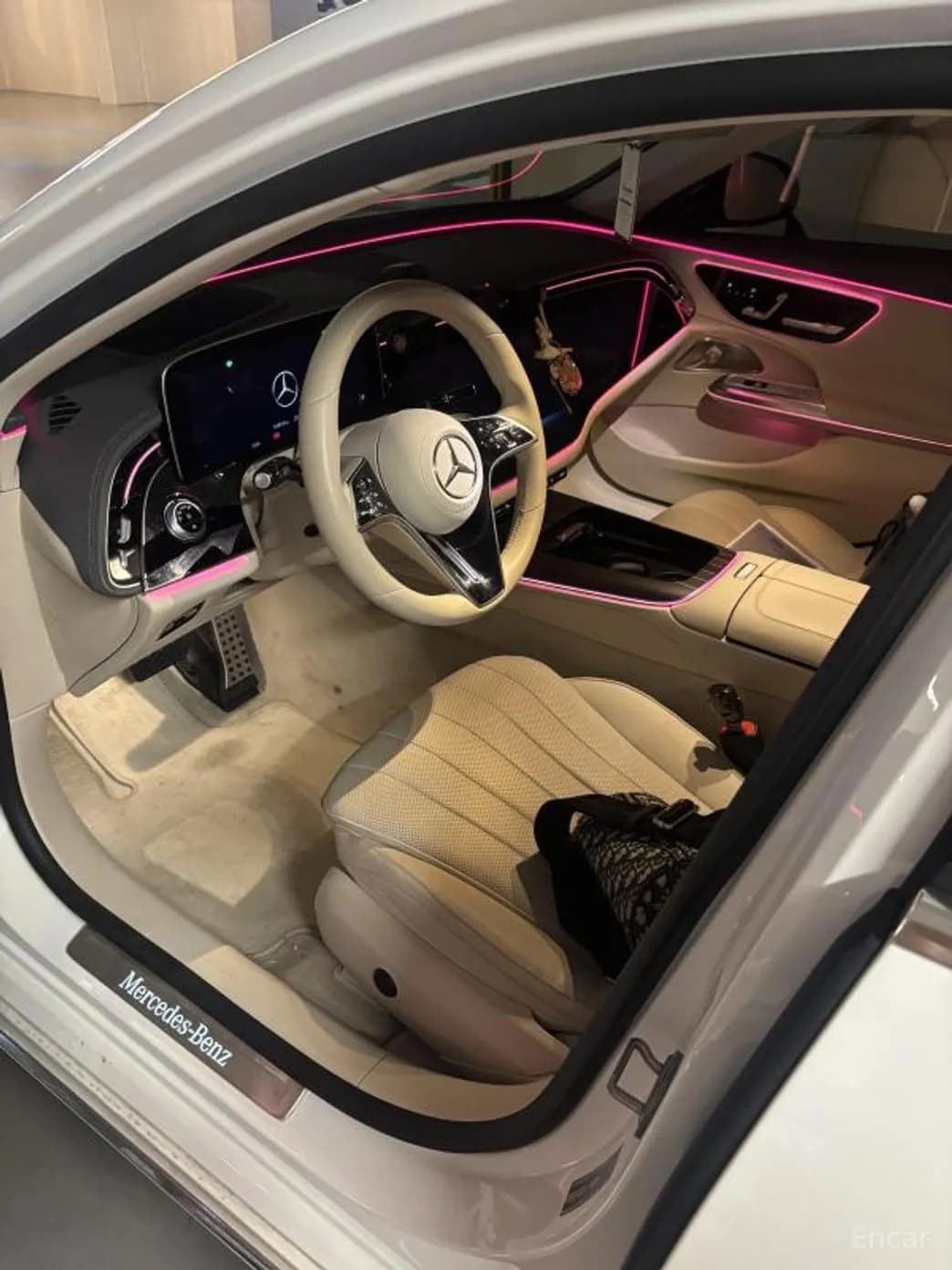 E-Class W214
