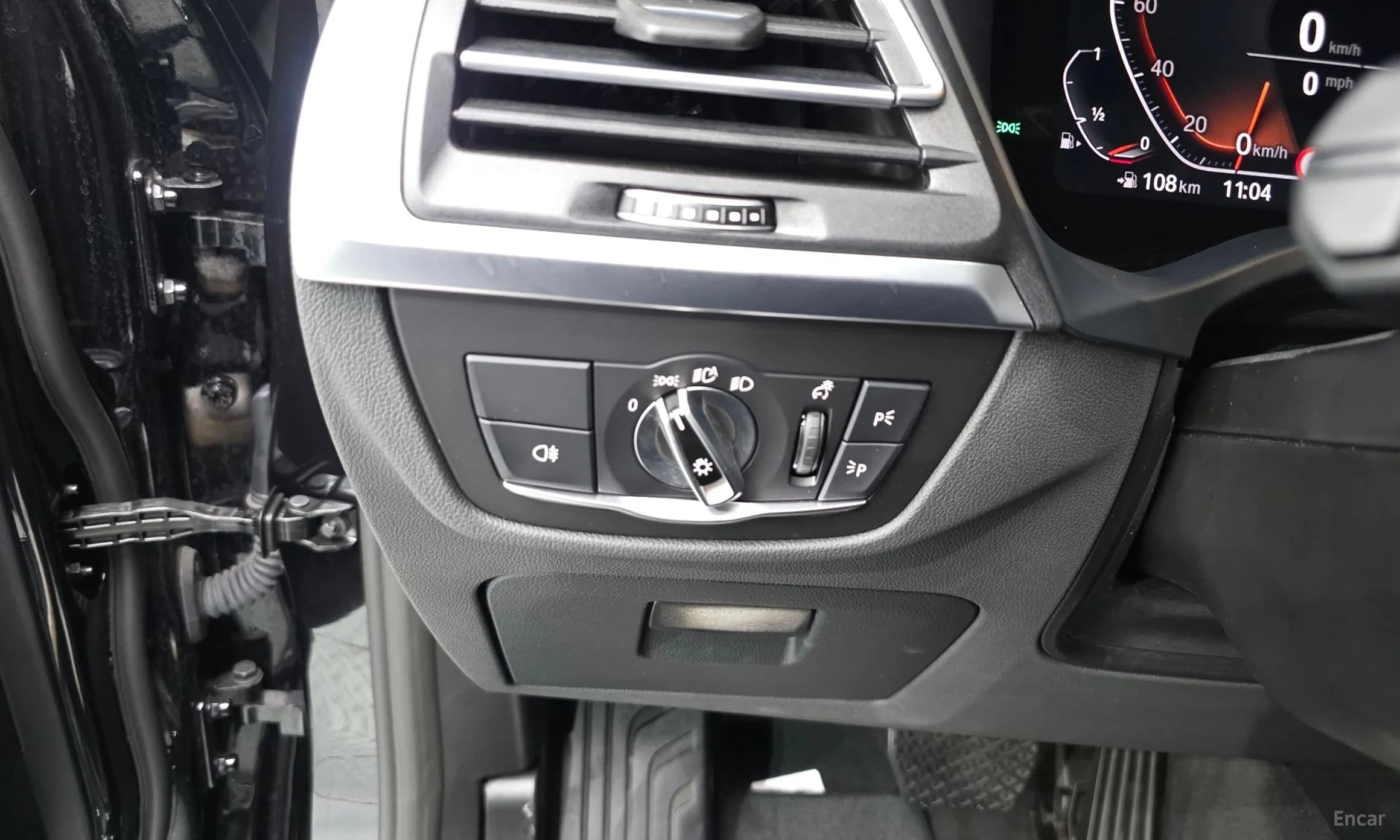 X4 (G02)