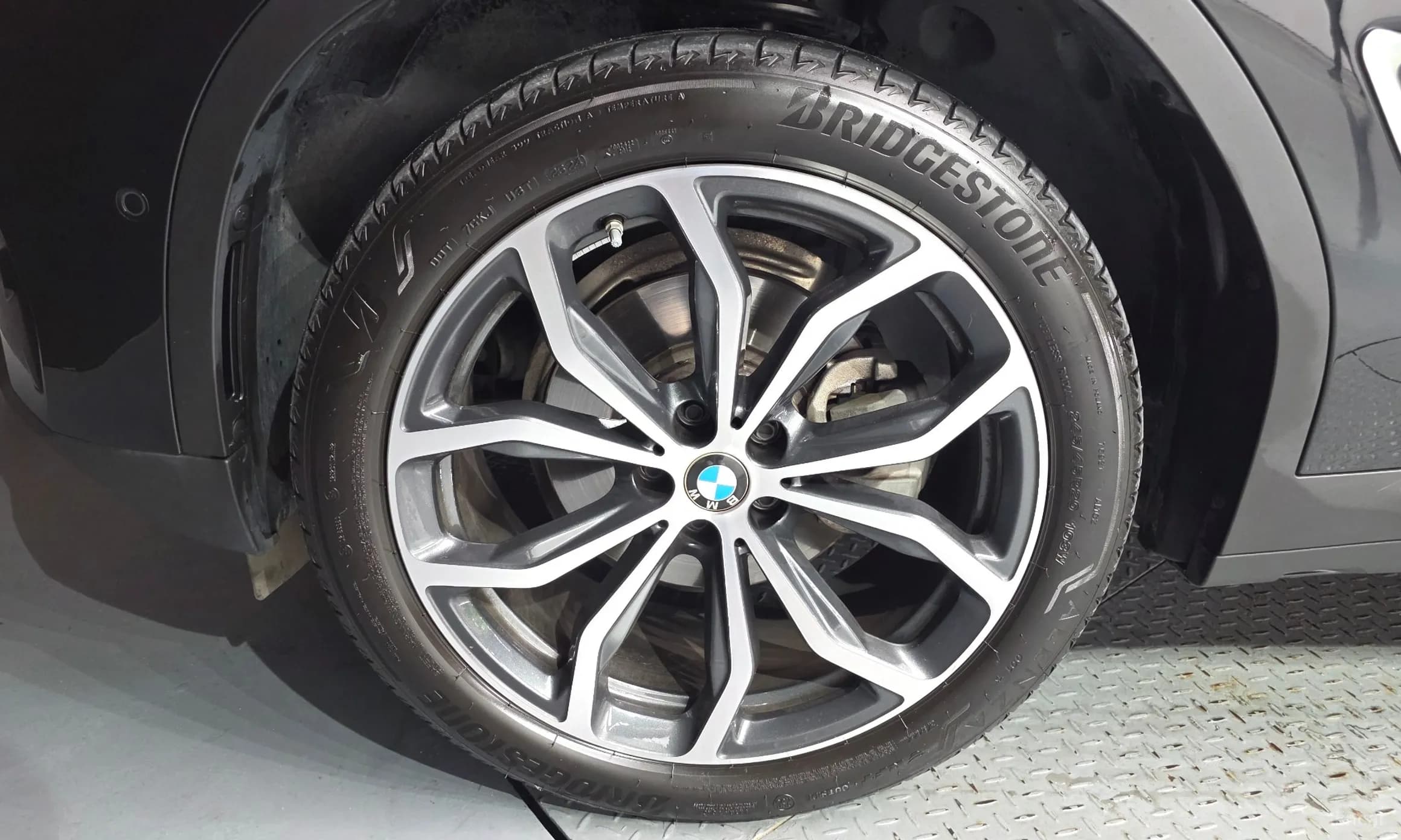 X4 (G02)