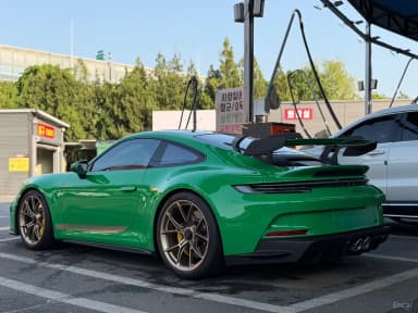 911 (992)