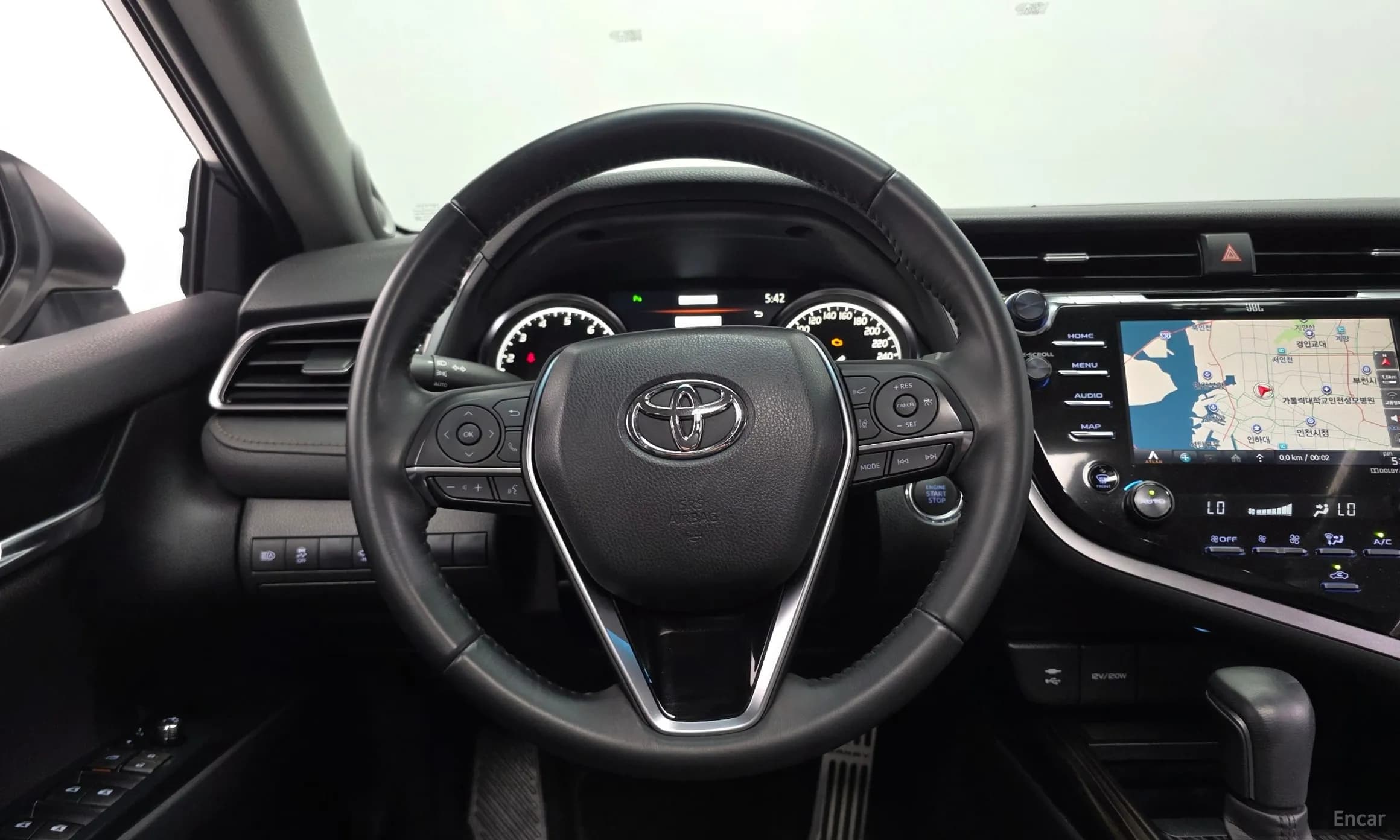 Camry (XV70)