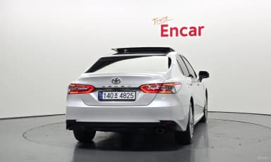 Camry (XV70)