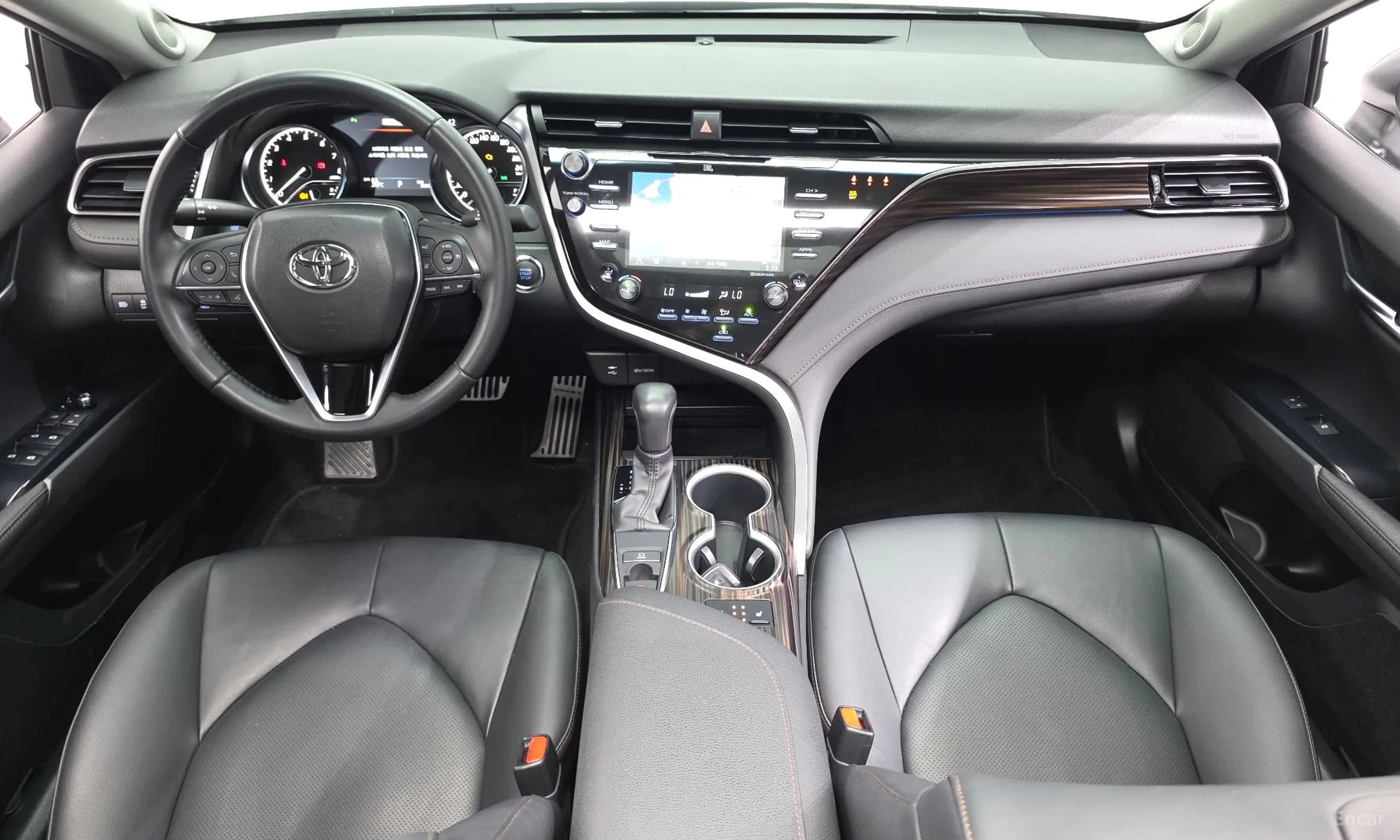 Camry (XV70)
