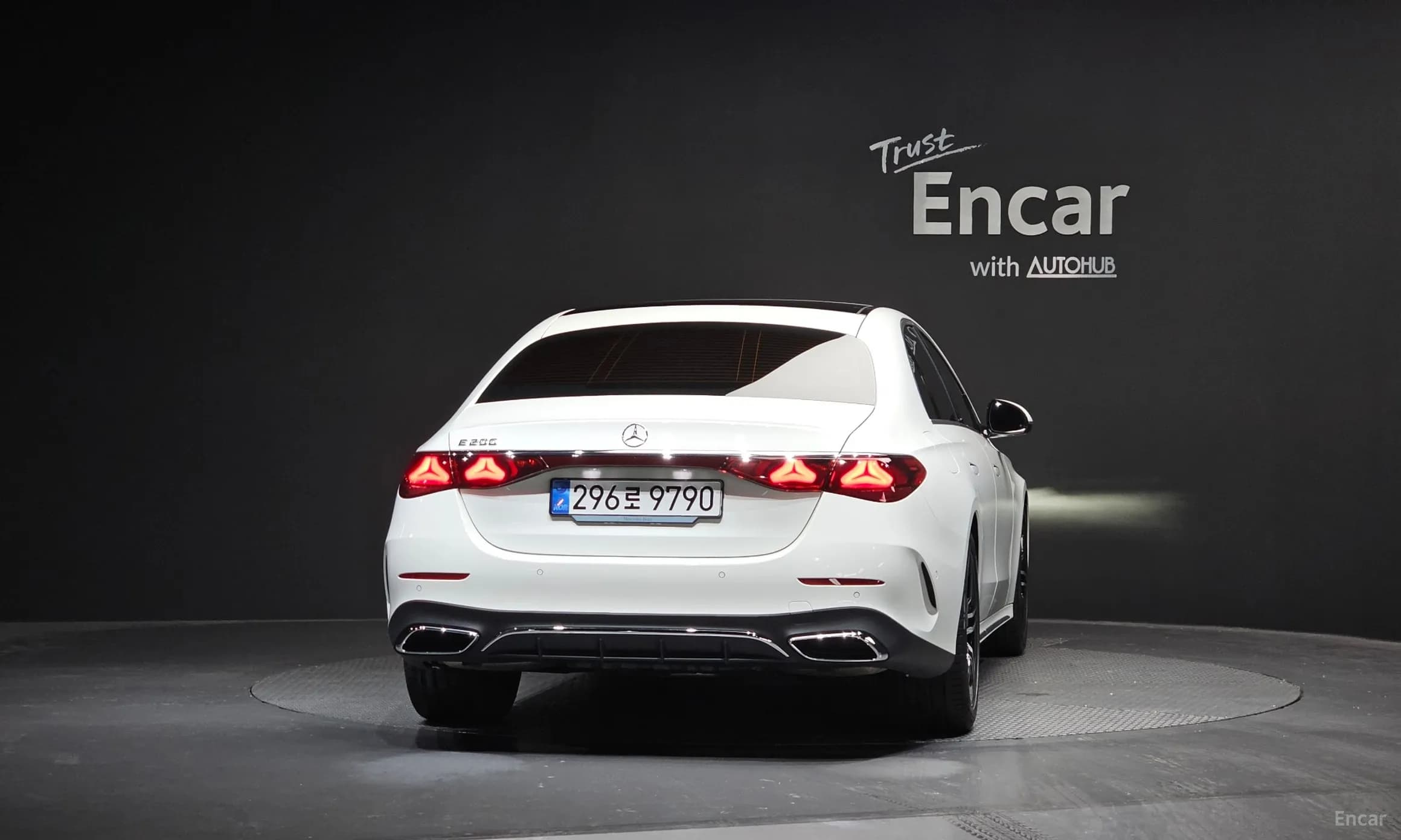 E-Class W214