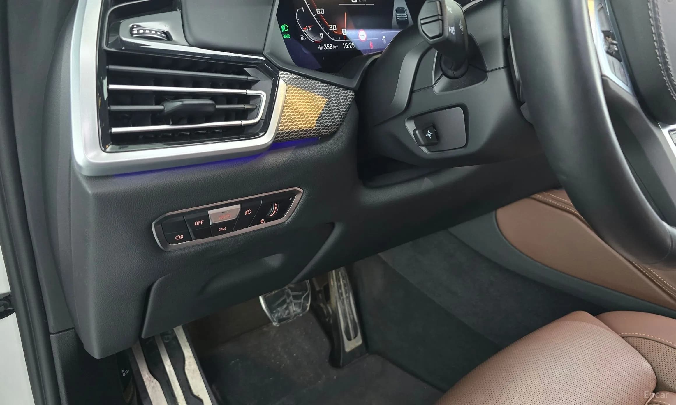 X6 (G06)