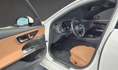 E-Class W214