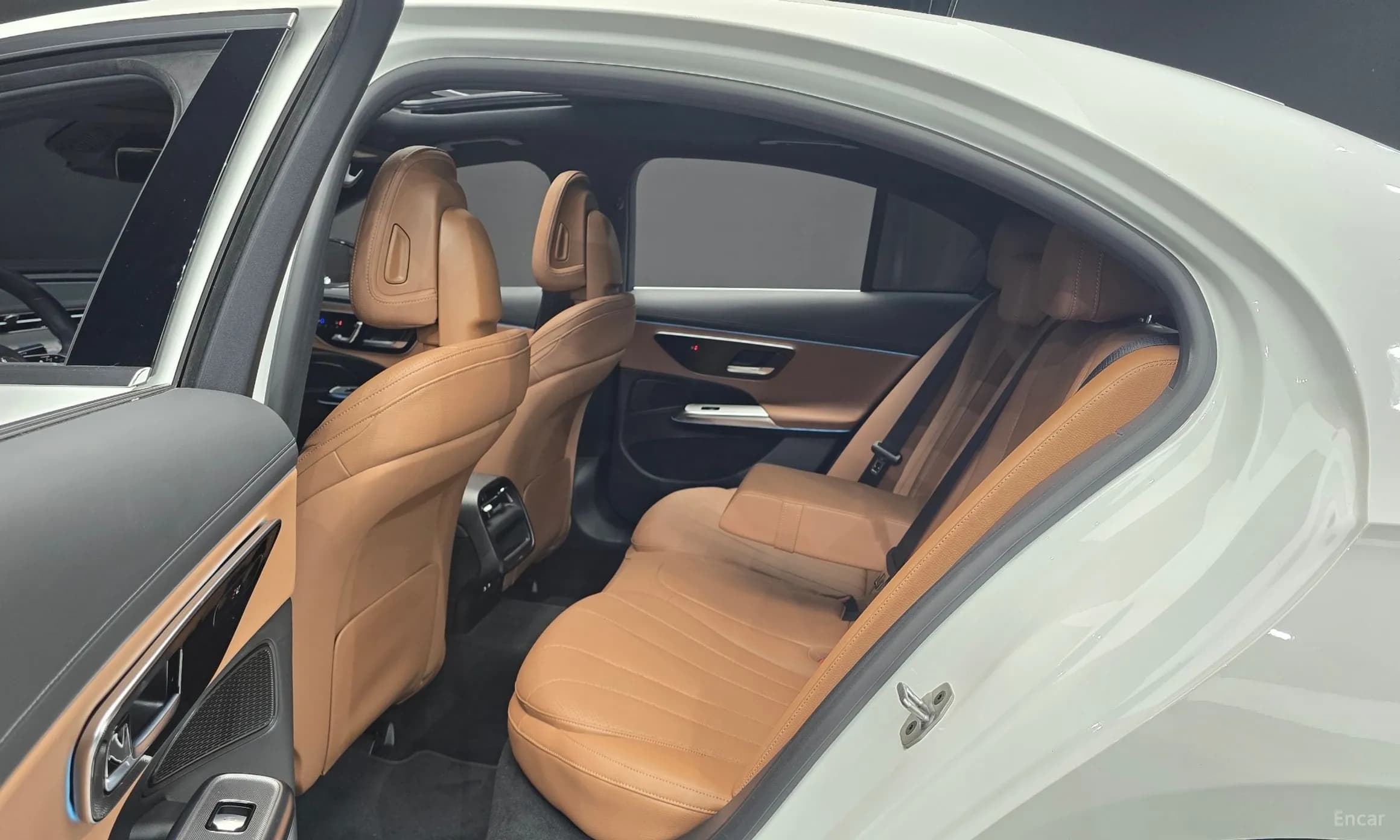 E-Class W214