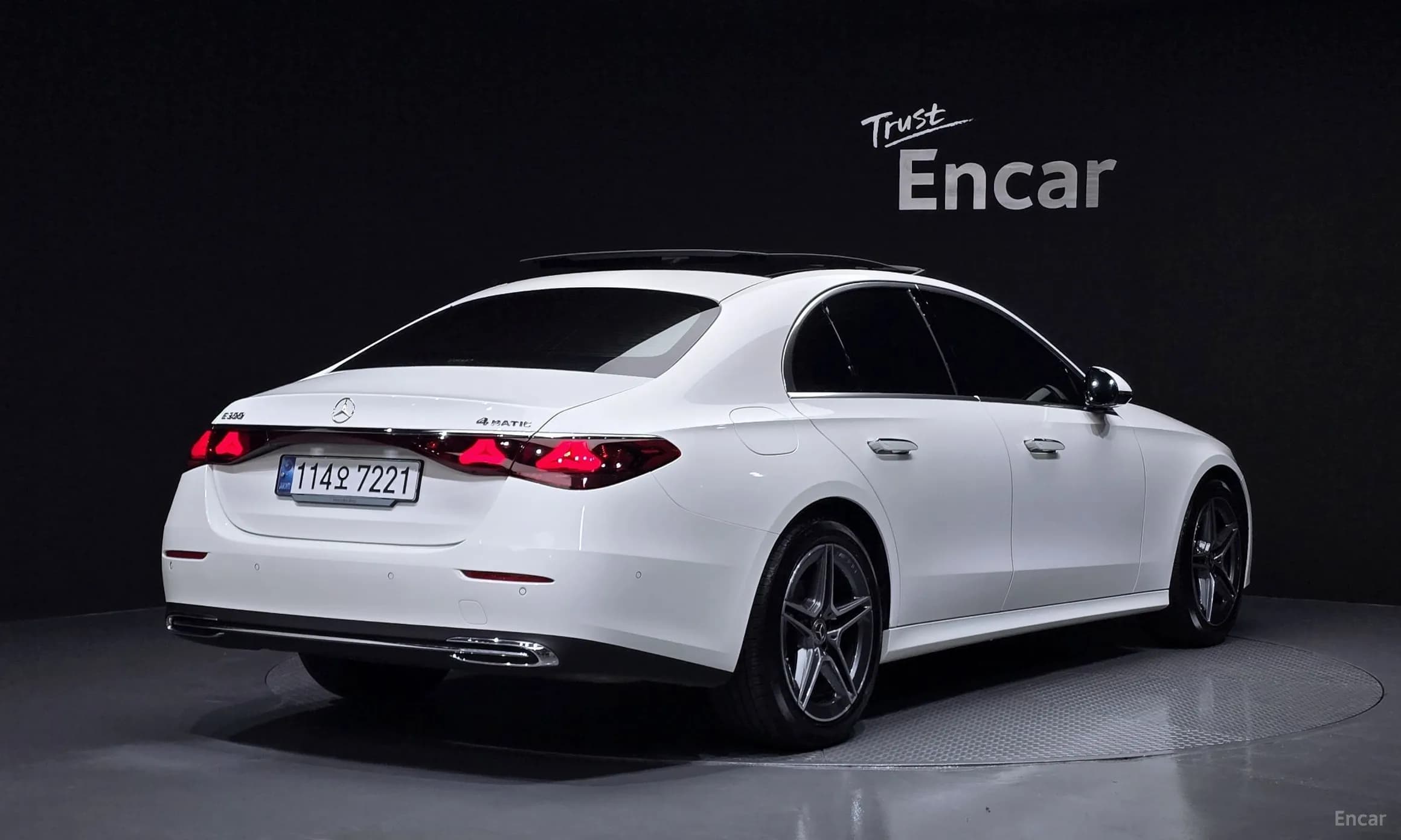 E-Class W214