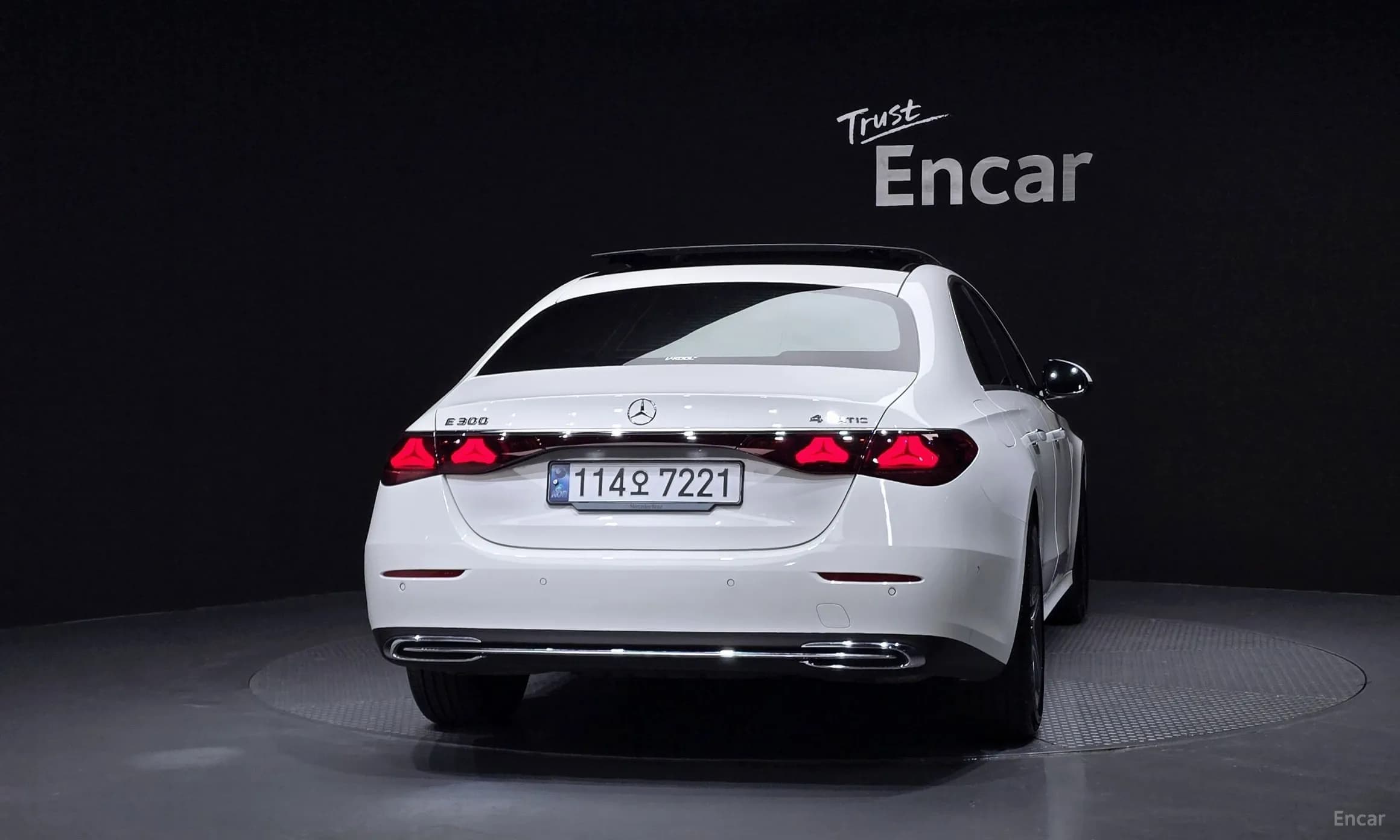 E-Class W214