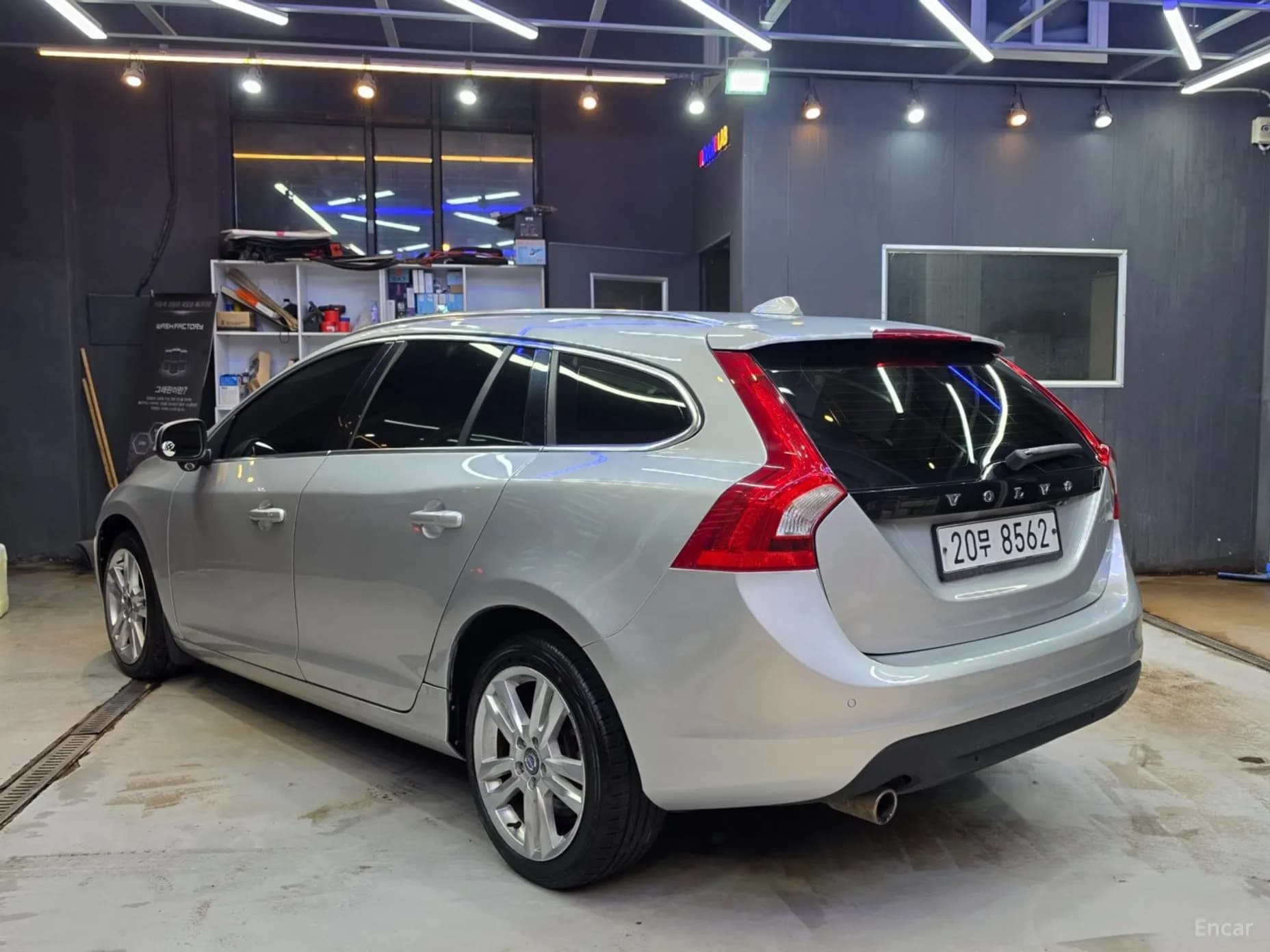 V60