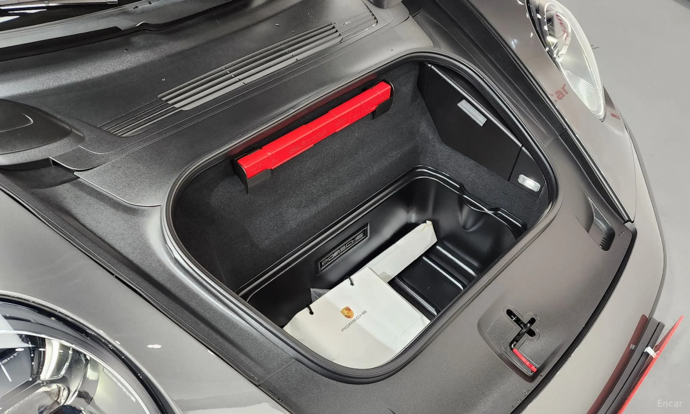 911 (992)